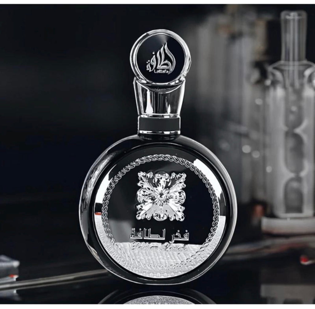 Lattafa Fakhar Black | Luxury Men's Fragrance